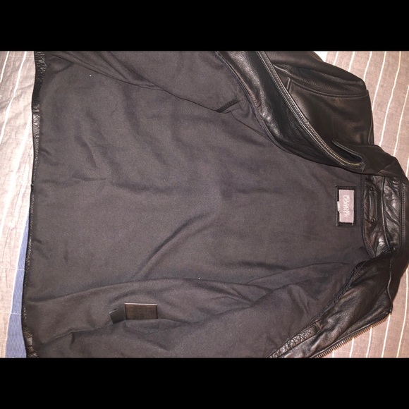 Leather jacket - Picture 2 of 3